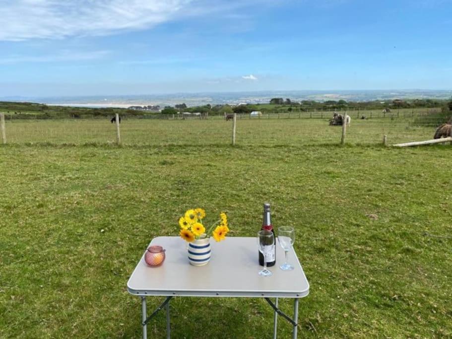 Lily Cosy Campervan With Sea Views & Amazing Sunrises St Ives Zewnętrze zdjęcie